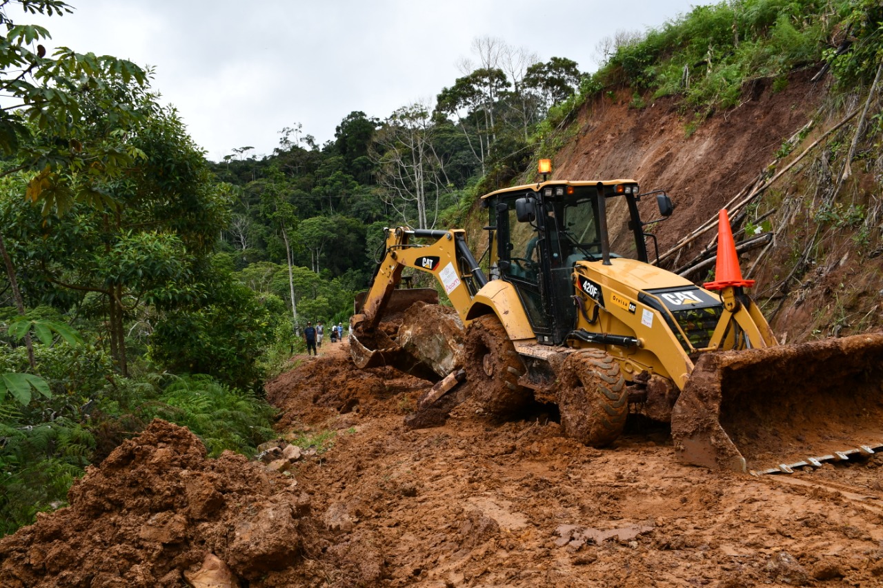 Servicio de movimiento de tierras en la Selva Central